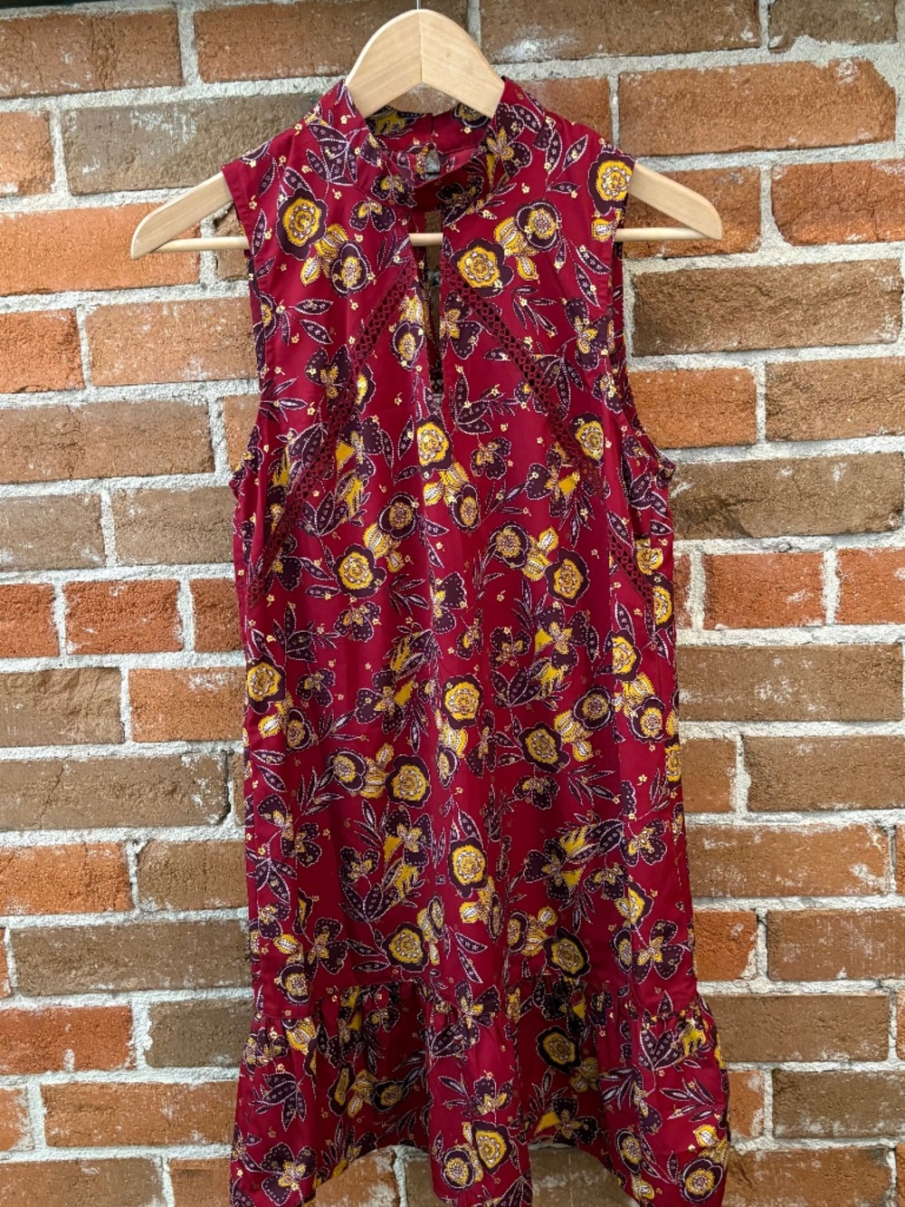 Abercrombie & Fitch Red Floral & Foil Accent Sleeveless Longline Top Size XS